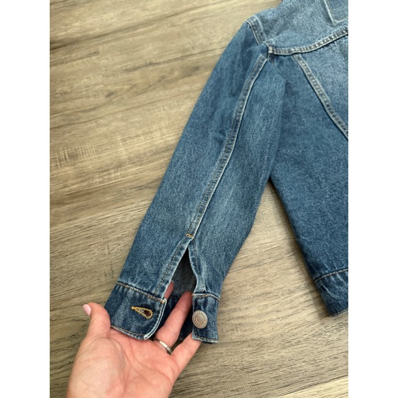 Levi's Strauss & Co Women's Small Denim Trucker Jacket Blue Classic Jean Cropped - Picture 5 of 8